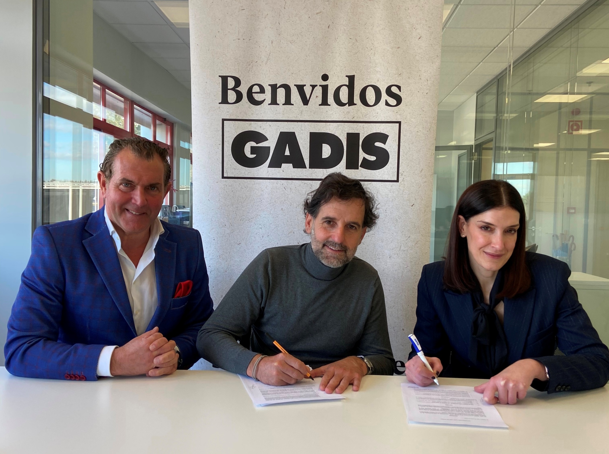 1e0d5ca836d243cea9670762abda72c9