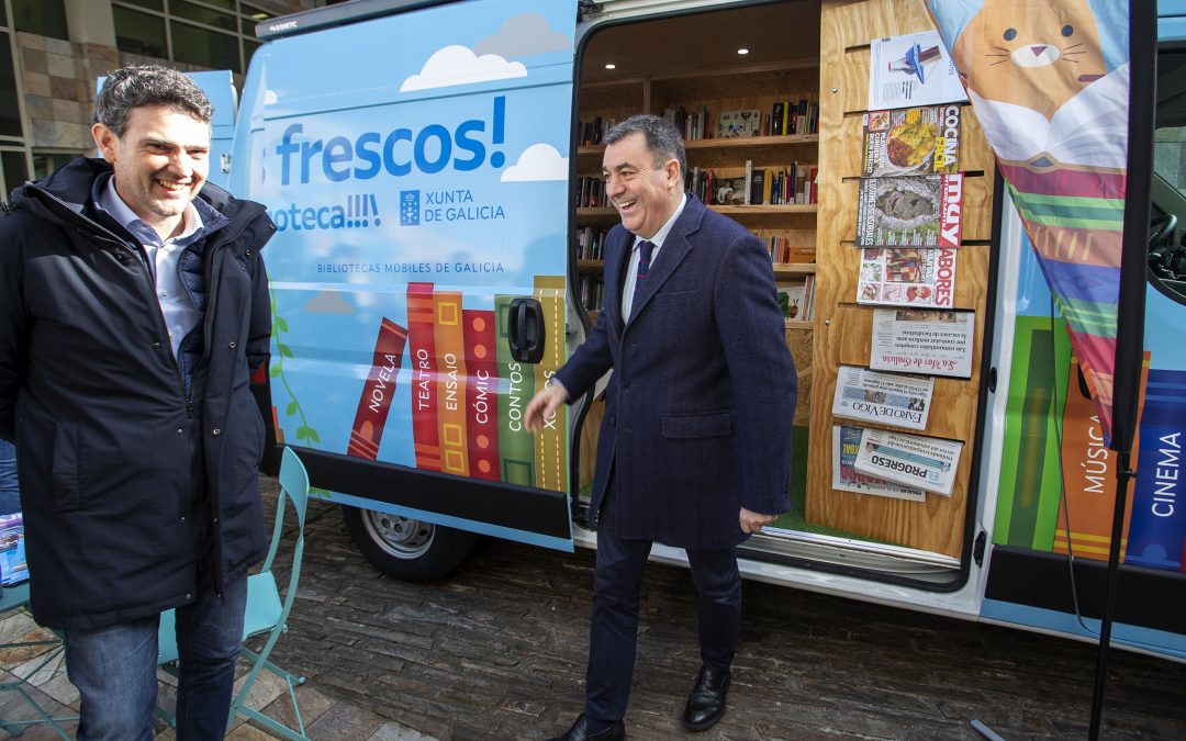 A furgoteca, la nueva biblioteca móvil de la Xunta, llevará estos servicios a los vecinos de 20 ayuntamientos del rural de Lugo y Ourense