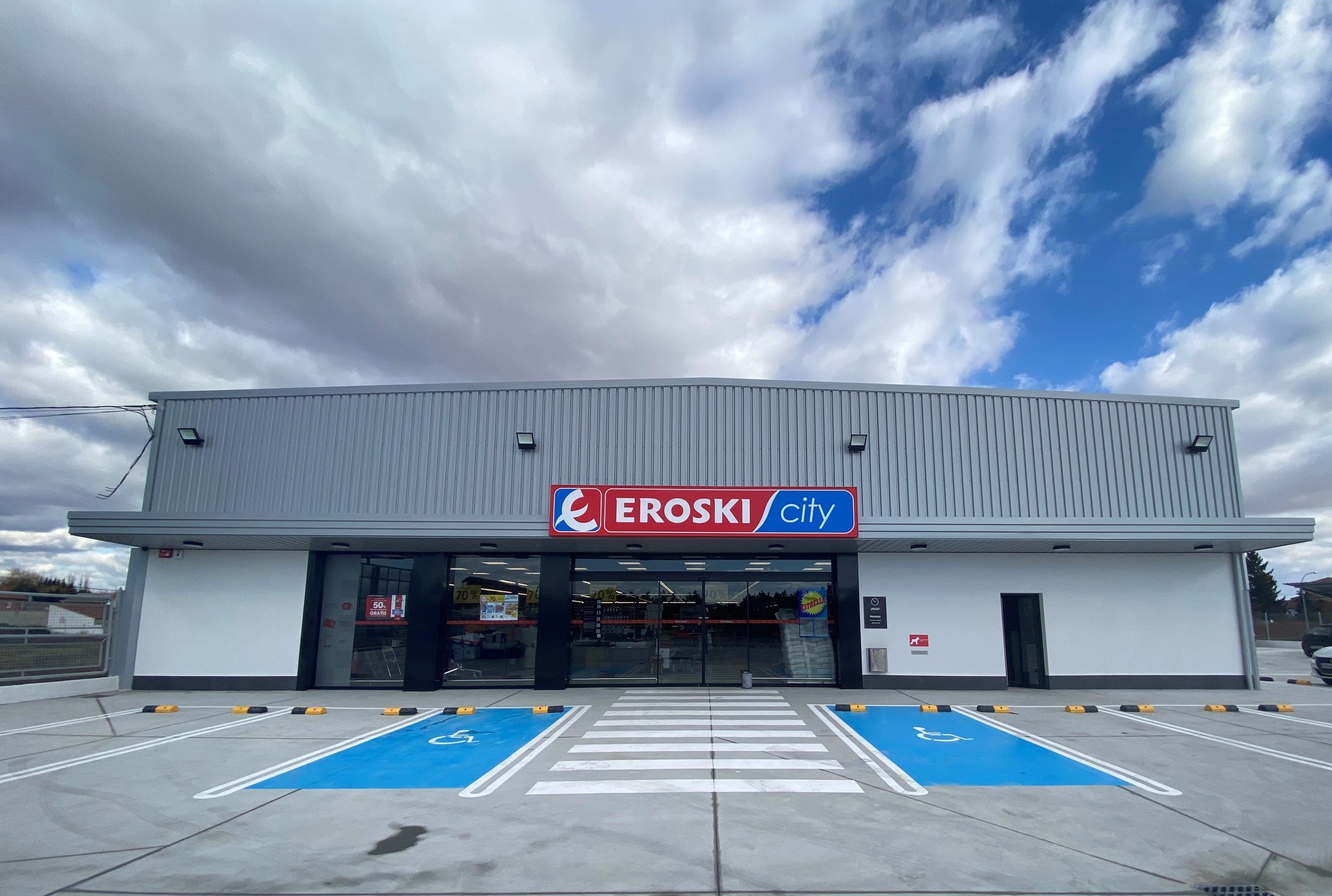 4c1ca6c03a384bb4ab17bce6126012f7