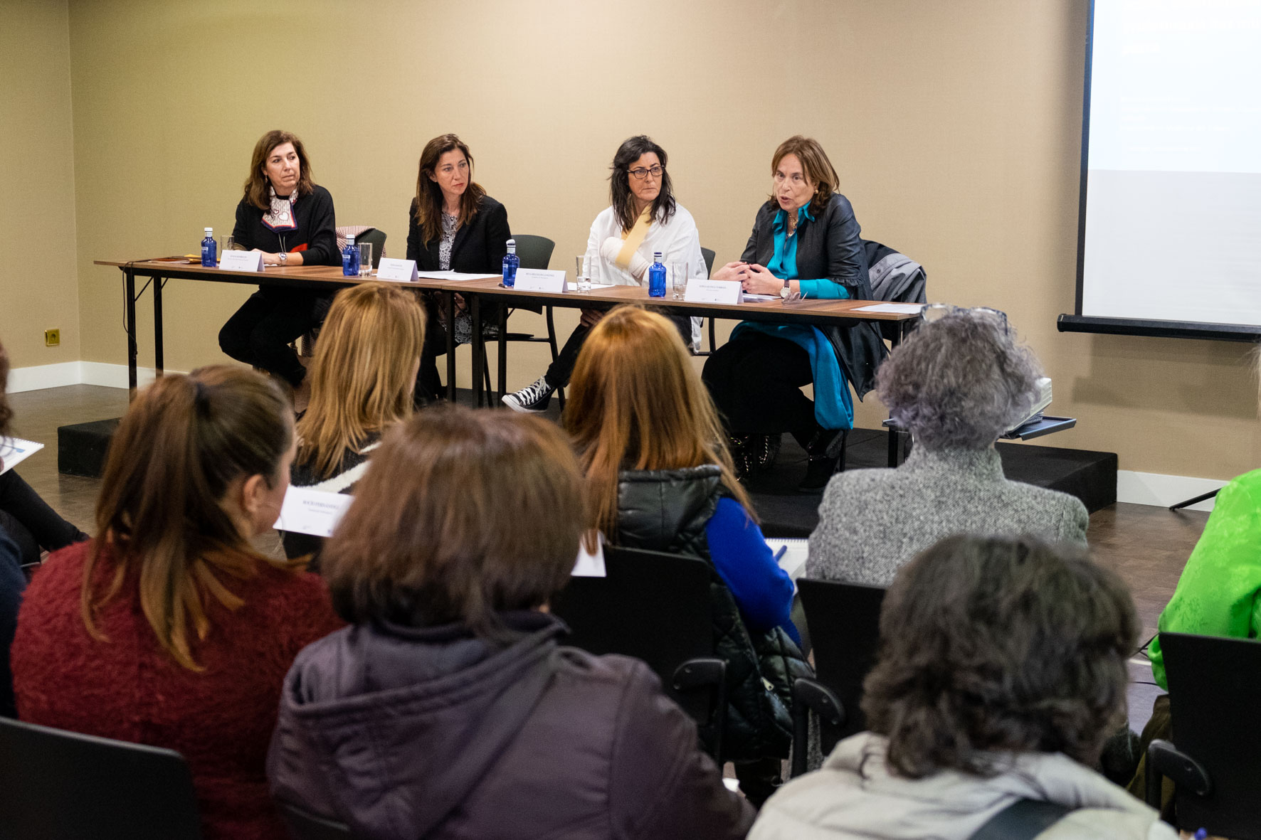 La Xunta trabaja de la mano de 13 entidades representantes de las mujeres del mar en la prevención de las enfermedades profesionales que les afectan