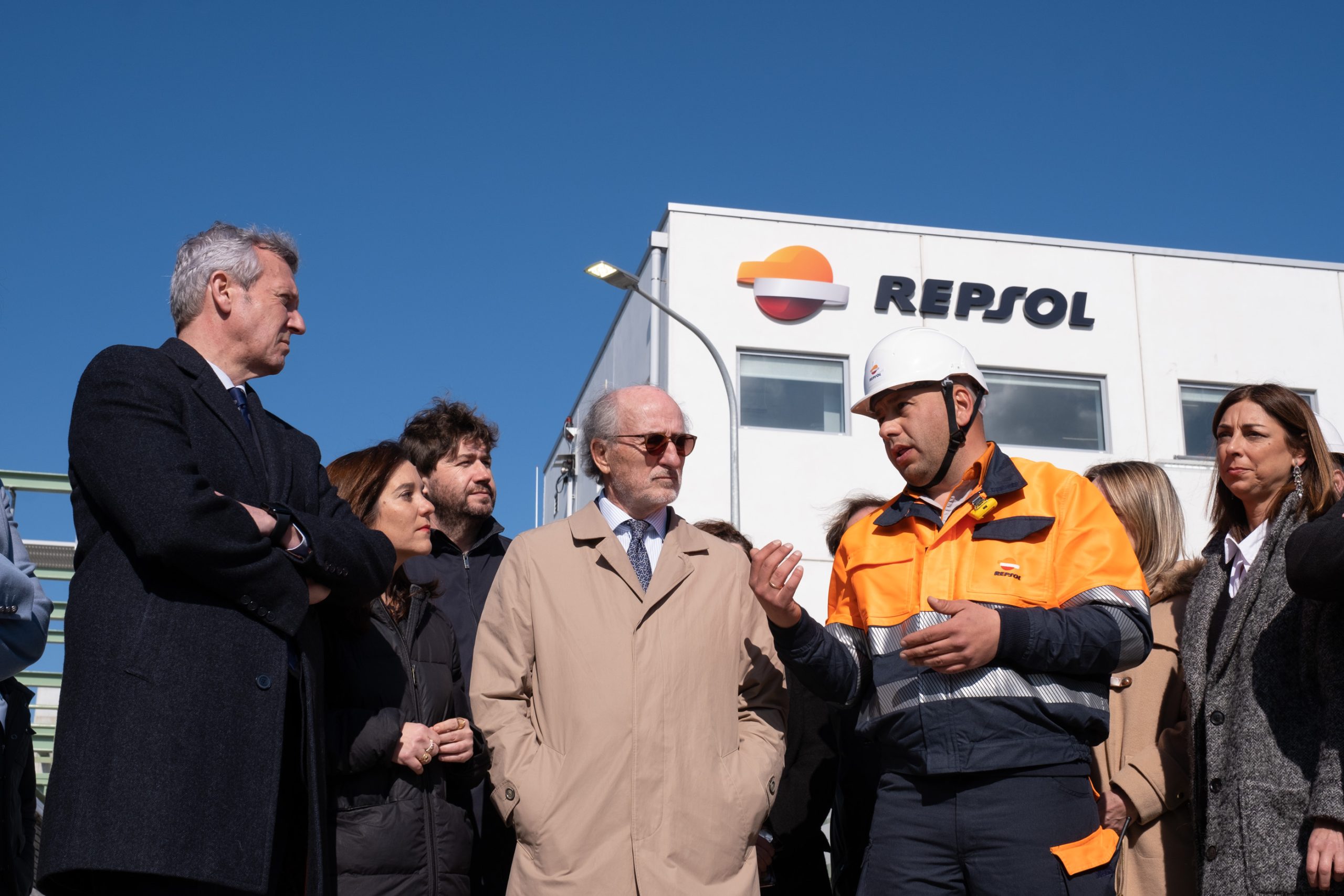 O presidente da Xunta O presidente da Xunta, Alfonso Rueda, acompañado do vicepresidente primeiro e conselleiro de Economía, Industria e Innovación, Francisco Conde, participará na inauguración das novas instalacións de Repsol no porto exterior de P