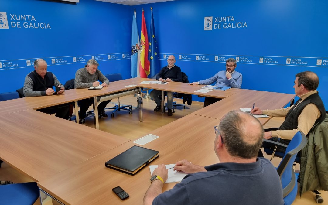 La Xunta acuerda con el sector la apertura en los próximos días de entre 20 y 25 kilómetros adicionales de costa para la extracción de mejilla