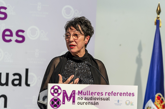 La actriz Mariana Carballal recibe el premio 8-M de la Diputación en reconocimiento a una «trayectoria referencial en el audiovisual y en la lucha por la igualdad»