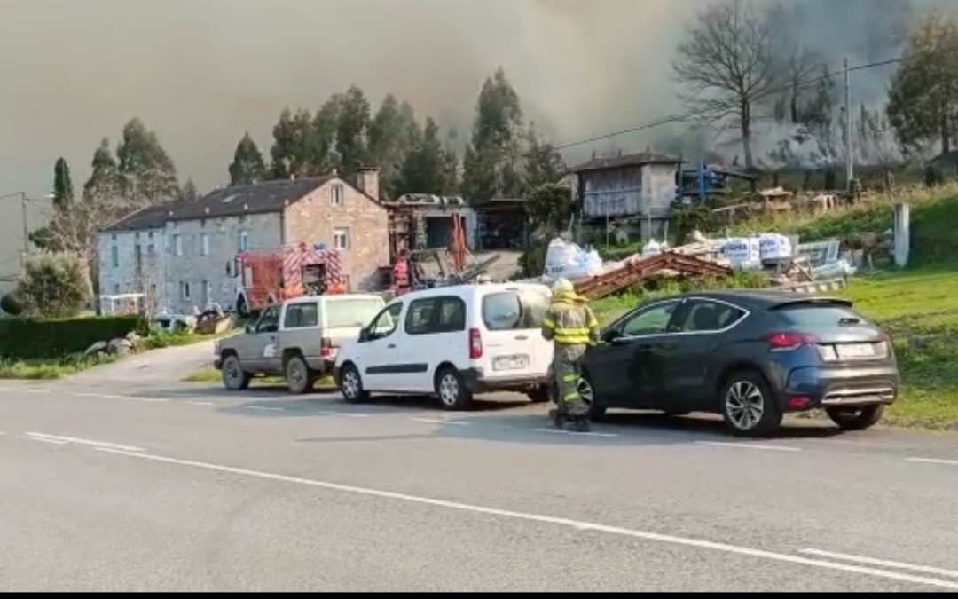 El Consorcio Provincial de Bomberos refuerza el operativo contra los incendios en Baleira, Viveiro y Alfoz