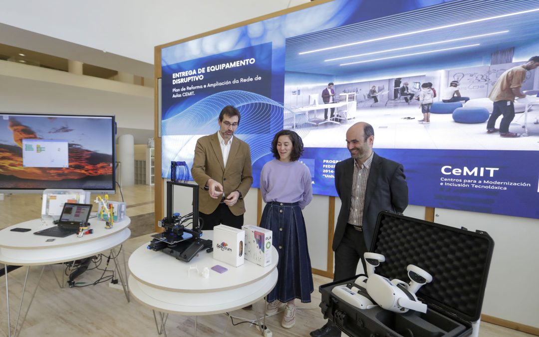 La Xunta completará este mes la dotación de equipación tecnológica innovadora en más de 80 aulas adheridas al Plan de reforma de la red CeMIT