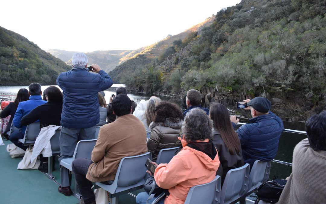 Más de 2.650 personas han recorrido esta Semana Santa las rutas fluviales de la Diputación por la Ribeira Sacra