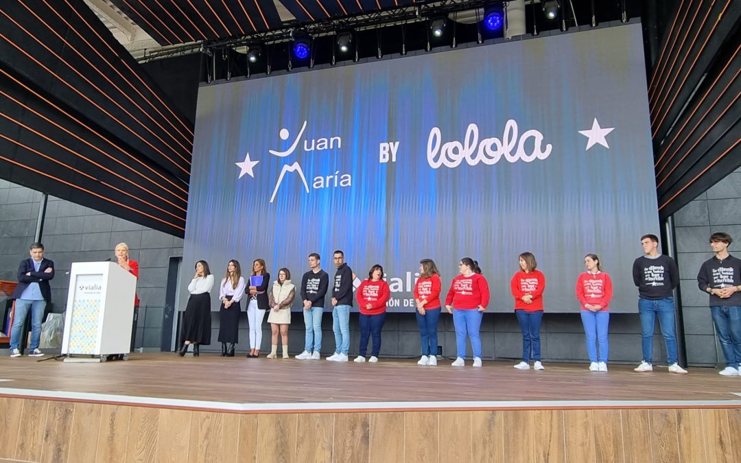 Diez personas con discapacidad completan su formación dual como auxiliares de comercio en la tienda Juan María by Lolola gracias al apoyo de la Xunta