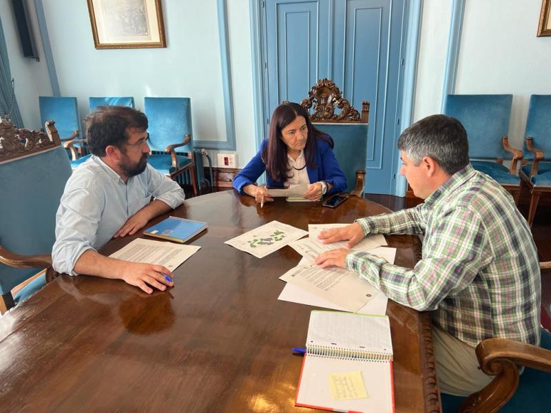 Isabel Rodríguez anima a las entidades locales de la provincia a adherirse al programa del Gobierno para recibir asesoramiento en la gestión y ejecución de fondos del Plan de Recuperación