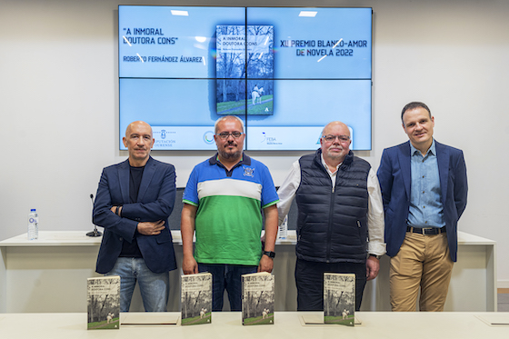Presentada la edición de la novela ganadora del XLI Blanco-Amor, «Una doctora inmoral Cons» cuyo autor, Roberto Fernández, cede sus derechos a iniciativas solidarias