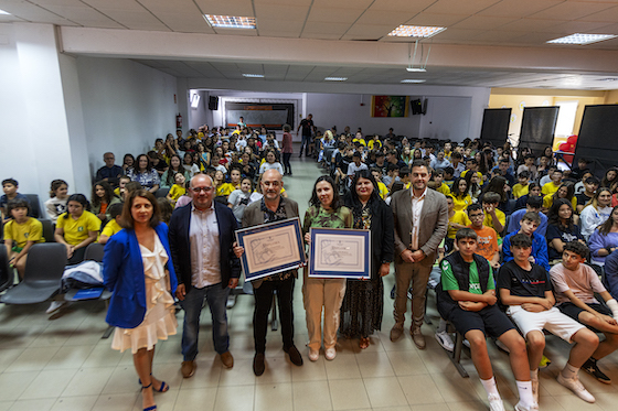 El escritor y editor Francisco Castro y la ilustradora Elena Andrés reciben en Ourense el XIX Premio Pura y Dora Vázquez de narración e ilustración