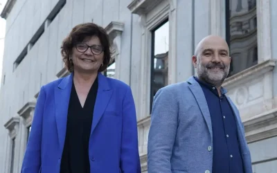 El BNG arranca al Gobierno fijar los nuevos servicios ferroviarios en Galicia y la paralización de la supresión de paradas de autobús.